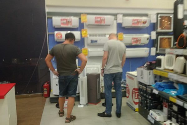 Терпите, люди, это лето!.. Установщики кондиционеров стали самыми важными людьми в Казани