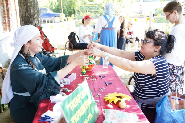 В Старо-Татарской слободе открылась ярмарка выходного дня «Мастера Татарстана» (ФОТО) В Старо-Татарской слободе открылась ярмарка выходного дня «Мастера Татарстана» (ФОТО)