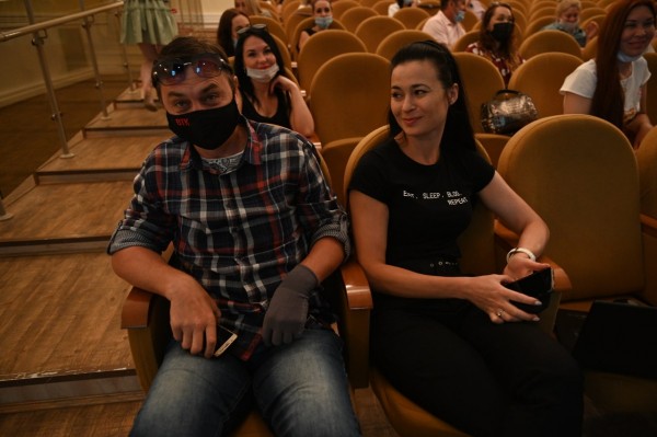 "Надеемся, что больше таких расставаний не будет": Театр Кариева открыл 33 сезон (ФОТО) "Надеемся, что больше таких расставаний не будет": Театр Кариева открыл 33 сезон (ФОТО)