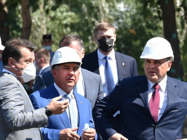 Михаил Мишустин ознакомился с ходом строительства нового здания инфекционной больницы в Казани