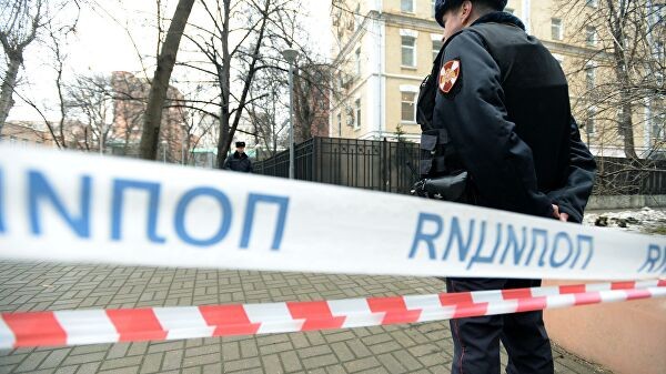 Зарезал сам себя. Москвич упал на нож и скончался