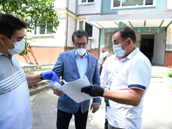 И.Метшин о капремонте многоквартирных домов и дворов: «Когда жители объединятся – ломать и воровать никто не будет» И.Метшин о капремонте многоквартирных домов и дворов: «Когда жители объединятся – ломать и воровать никто не будет»