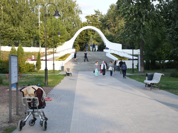 В казанском парке «Черное озеро» началась реставрация «Арки влюбленных» В казанском парке «Черное озеро» началась реставрация «Арки влюбленных»