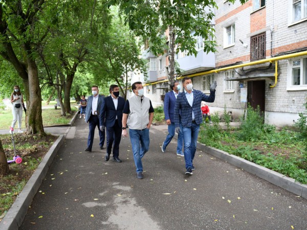 Ильсур Метшин побывал на Дне соседей в микрорайоне Жилплощадка