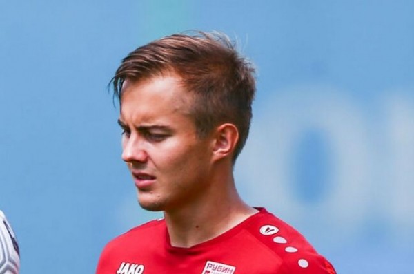 &laquo;Рубин&raquo; сохранил защитника Александра Зуева