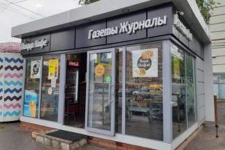 &laquo;Крыша&raquo; у них, наверное, серьезная&raquo;: казанцы больше года не могут добиться от властей сноса шаурмячной в своем дворе