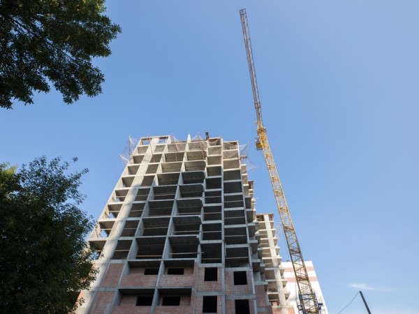 «Ак таш» подтвердил планы завершить строительство дома в ЖК «Молодежный» в августе «Ак таш» подтвердил планы завершить строительство дома в ЖК «Молодежный» в августе