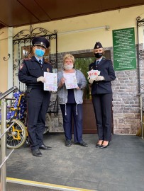 Сотрудники полиции совместно с Общественным советом провели разъяснительную беседу с жителями города по профилактике мошенничества. Сотрудники полиции совместно с Общественным советом провели разъяснительную беседу с жителями города по профилактике мошенничества.