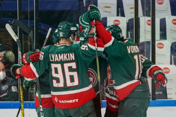 Дубль Зарипова принес победу &laquo;Ак Барсу&raquo; в финале Кубка Чемпионов