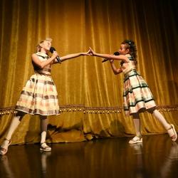 В театре Кариева прошла республиканская акция "Помоги собраться в школу" (ФОТО)