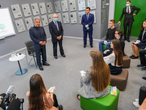 Р.Минниханов: &laquo;Школьникам надо дать возможности соответствовать современным вызовам&raquo;