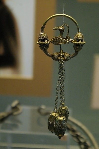 Моабитские тетради, подвеска с уточкой и трактор «Путиловец» – Национальный музей РТ расскажет о богатой истории Татарстана Моабитские тетради, подвеска с уточкой и трактор «Путиловец» – Национальный музей РТ расскажет о богатой истории Татарстана