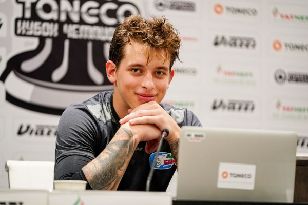 
              Огненный TANECO Кубок чемпионов: бешеная результативность, суперголы Зарипова, Квартальнов в спецовке            