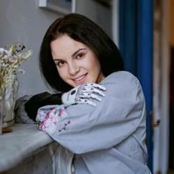 Россиянка, которой бывший супруг отрубил кисти рук, вновь выходит замуж