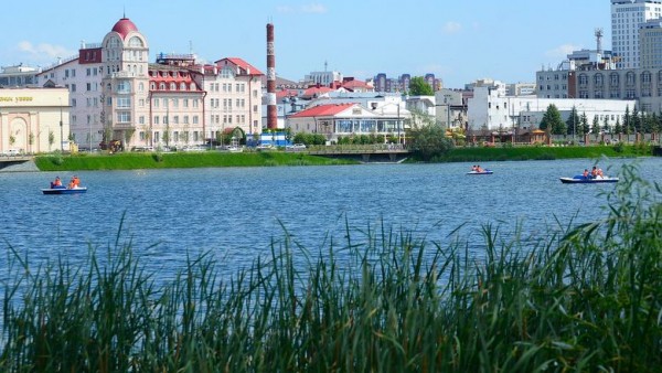 Метшин представил блогерам строящуюся часть набережной озера Кабан