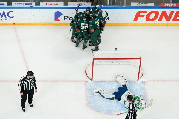 
              Почему мы ждём TANECO Кубок чемпионов: &laquo;зелёное дерби&raquo;, Галимов против &laquo;Ак Барса&raquo; и обновлённая &laquo;Магнитка&raquo;            