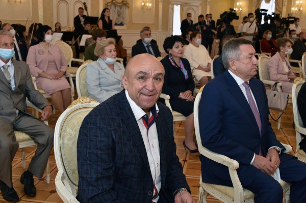 Халима Искандерова получила звание народной артистки Татарстана Халима Искандерова получила звание народной артистки Татарстана