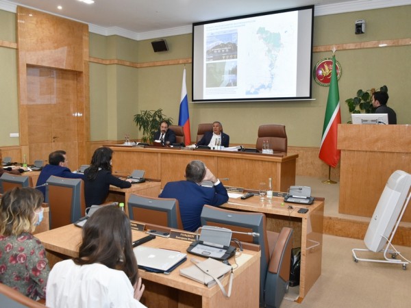 Рустаму Минниханову презентовали стратегию развития набережной реки Казанки