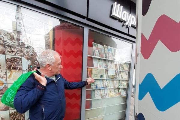 &laquo;Крыша&raquo; у них, наверное, серьезная&raquo;: казанцы больше года не могут добиться от властей сноса шаурмячной в своем дворе