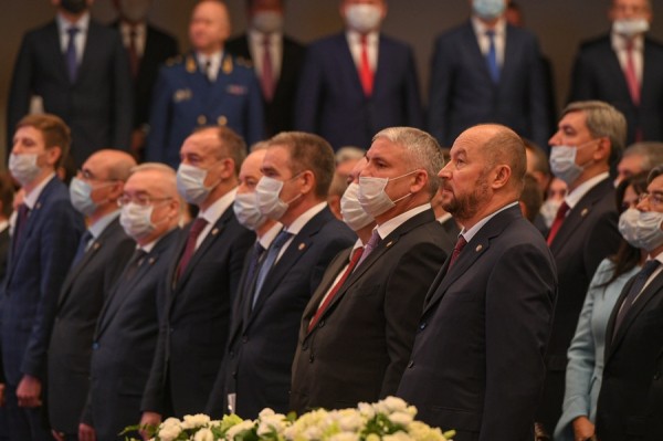 &laquo;У нас коленки подгибались, но вы повели вперед&raquo;: Рустама Минниханова поздравили с третьим президентским сроком