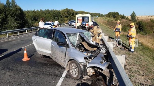 В Татарстане столкнулись микроавтобус и легковушка - двоих не удалось спасти
