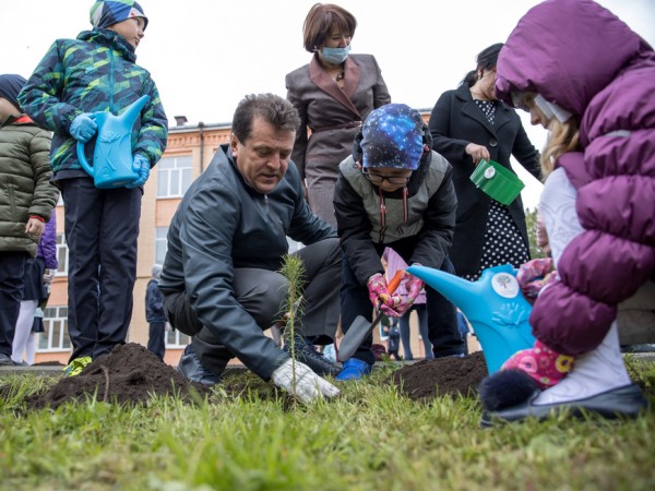 И.Метшин: &laquo;Эти дети будут беречь природу и приумножать зеленую красоту&raquo;