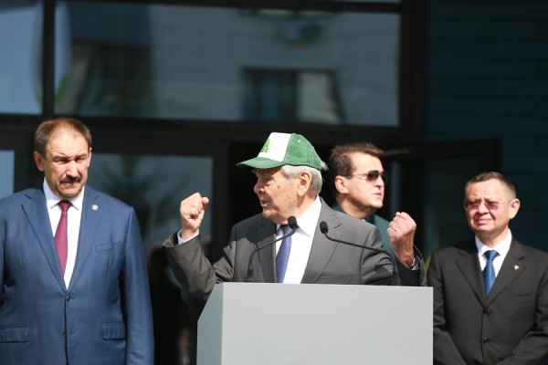 &laquo;А мы сюда по прописке попали!&raquo;: в Казани открыли &laquo;шаймиевскую&raquo; школу, в которой 16 первых классов 