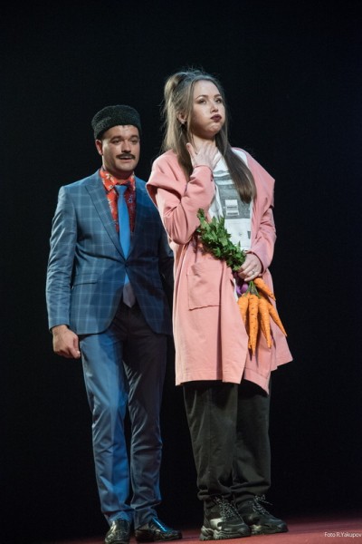 В театре Камала состоялась премьера спектакля "Женюсь.tat" (ФОТОРЕПОРТАЖ)