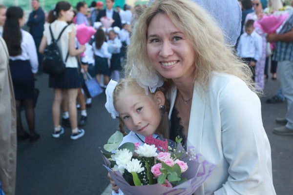 &laquo;А мы сюда по прописке попали!&raquo;: в Казани открыли &laquo;шаймиевскую&raquo; школу, в которой 16 первых классов 