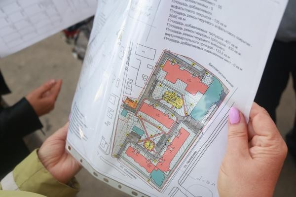 «Напокупали машин, а на стоянку денег жалко?»: казанцы, попавшие в программу «Наш двор», ссорятся из-за парковок «Напокупали машин, а на стоянку денег жалко?»: казанцы, попавшие в программу «Наш двор», ссорятся из-за парковок