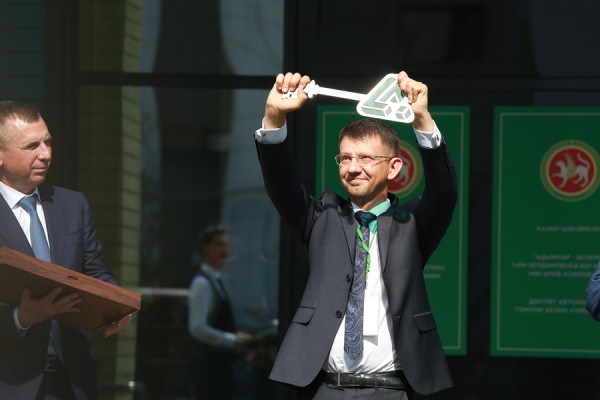 &laquo;А мы сюда по прописке попали!&raquo;: в Казани открыли &laquo;шаймиевскую&raquo; школу, в которой 16 первых классов 