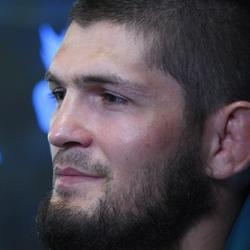 Нурмагомедов рассказал о борьбе с депрессией после смерти отца Нурмагомедов рассказал о борьбе с депрессией после смерти отца