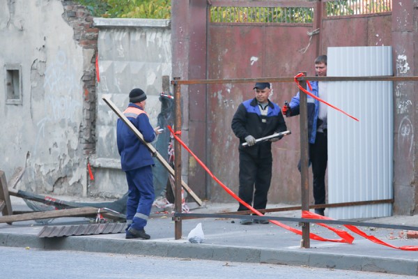 &laquo;Живем здесь, как на войне!&raquo;: жители Адмиралтейской слободы Казани устали от соседства с руинами &laquo;Сантехприбора&raquo; 