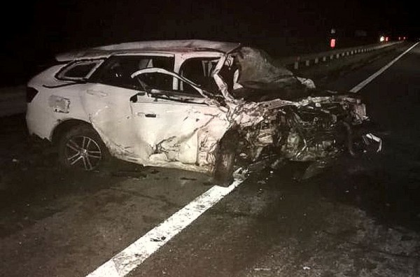 Отец и сын погибли на трассе в Елабужском районе, уходя от полицейской погони (ФОТО) Отец и сын погибли на трассе в Елабужском районе, уходя от полицейской погони (ФОТО)