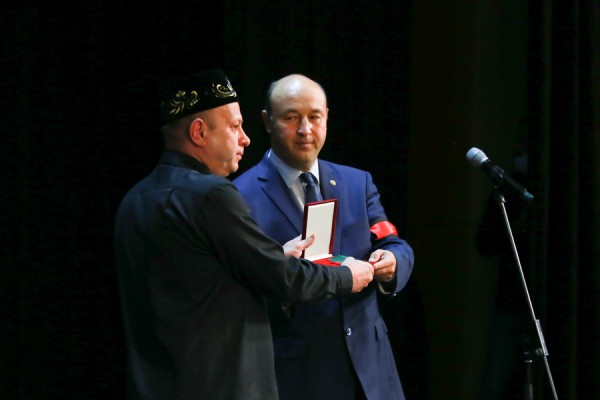 &laquo;Она была честью и совестью нашей эстрады&raquo;: Хамдуну Тимергалиеву похоронили на новом кладбище &laquo;Курган&raquo;