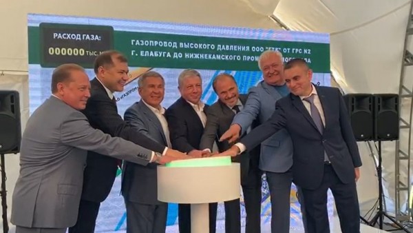Надежная база нефтегазохимии: Минниханов открыл в Нижнекамске крупный газопровод 