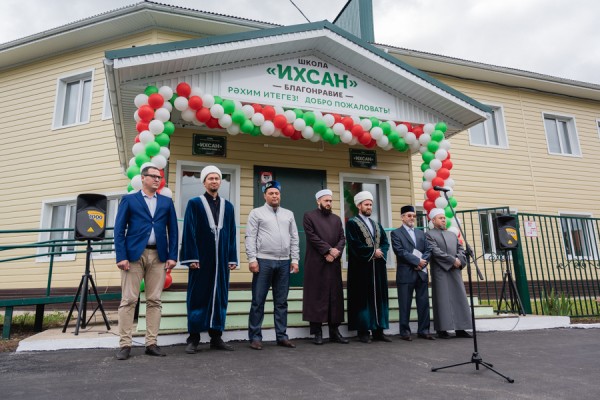 Муфтий Татарстана открыл в Елабужском мухтасибате школу &laquo;Ихсан&raquo; с татарским языком воспитания