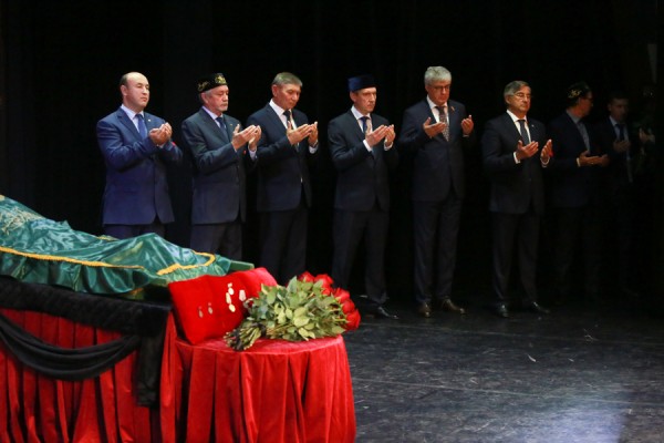 &laquo;Она была честью и совестью нашей эстрады&raquo;: Хамдуну Тимергалиеву похоронили на новом кладбище &laquo;Курган&raquo;