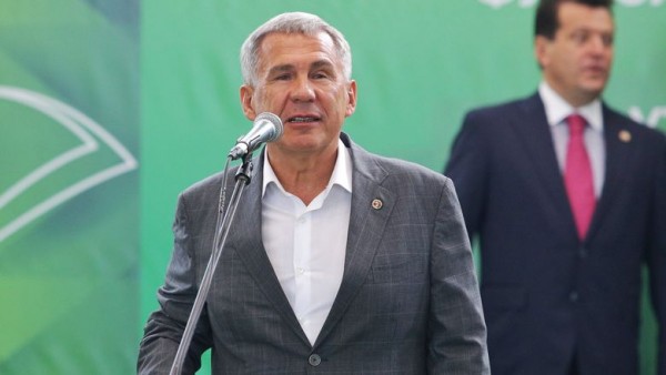 Минниханов открыл футбольно-регбийный манеж в Казани