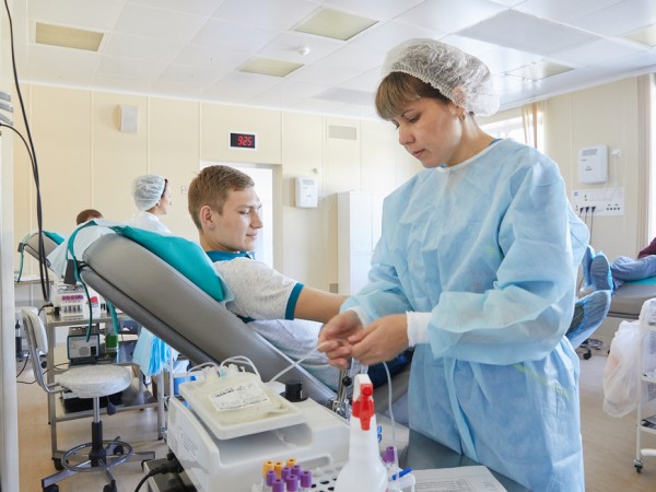 Казанцы сдали более 69 литров крови на осенней Неделе добра 