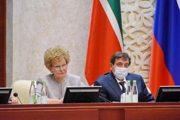 Депутаты Татарстана припомнили обнаженку детскому омбудсмену и не подняли прожиточный минимум пенсионера