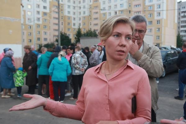 «Напокупали машин, а на стоянку денег жалко?»: казанцы, попавшие в программу «Наш двор», ссорятся из-за парковок «Напокупали машин, а на стоянку денег жалко?»: казанцы, попавшие в программу «Наш двор», ссорятся из-за парковок