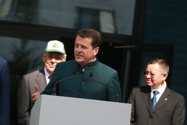 &laquo;А мы сюда по прописке попали!&raquo;: в Казани открыли &laquo;шаймиевскую&raquo; школу, в которой 16 первых классов 