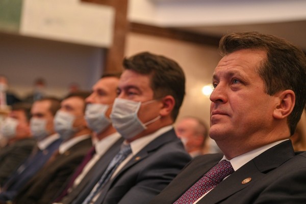 &laquo;У нас коленки подгибались, но вы повели вперед&raquo;: Рустама Минниханова поздравили с третьим президентским сроком