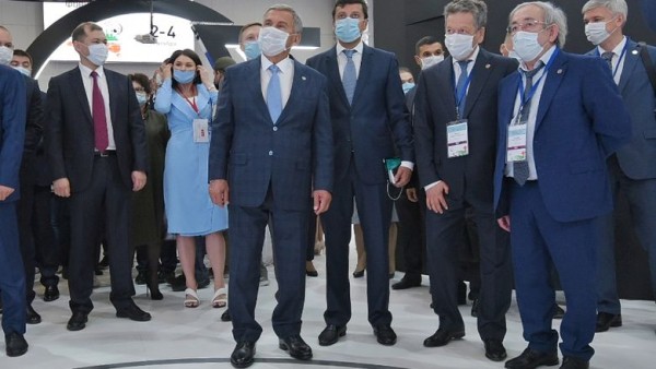 Свыше 3 млрд тонн нефти за 77 лет: Минниханов рассказал об успехах республики