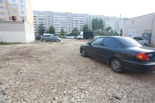 «Напокупали машин, а на стоянку денег жалко?»: казанцы, попавшие в программу «Наш двор», ссорятся из-за парковок «Напокупали машин, а на стоянку денег жалко?»: казанцы, попавшие в программу «Наш двор», ссорятся из-за парковок