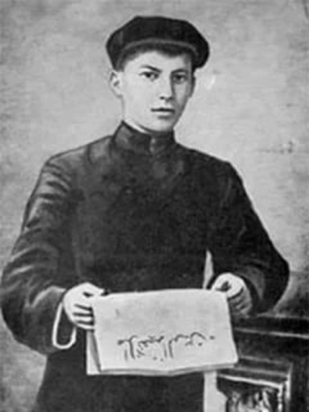 
              &laquo;Ак Барс&raquo; теперь носит костюмы в татарском стиле. Вернули тренд начала XX века            