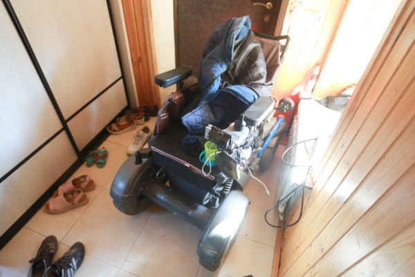 &laquo;Ну не издевательство?&raquo;: казанскому инвалиду испортили дорогую немецкую коляску, которую он выпросил у президента 