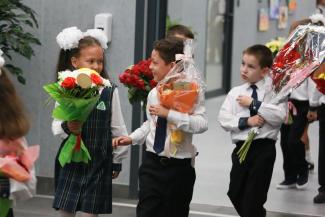 &laquo;А мы сюда по прописке попали!&raquo;: в Казани открыли &laquo;шаймиевскую&raquo; школу, в которой 16 первых классов 