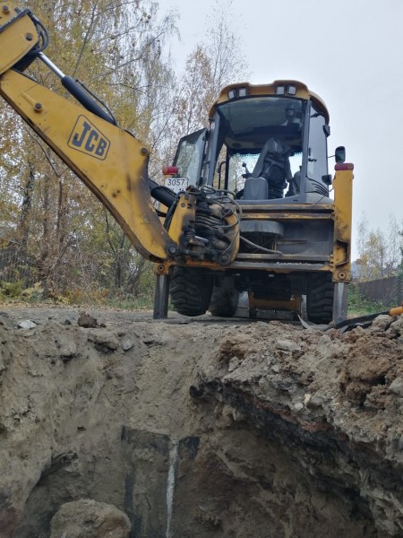 В Казани двоих мужчин насмерть засыпало землей (ФОТО)